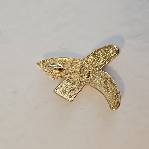 PCI Vintage Kiss Goldtone Pendant - Picture 4 of 7